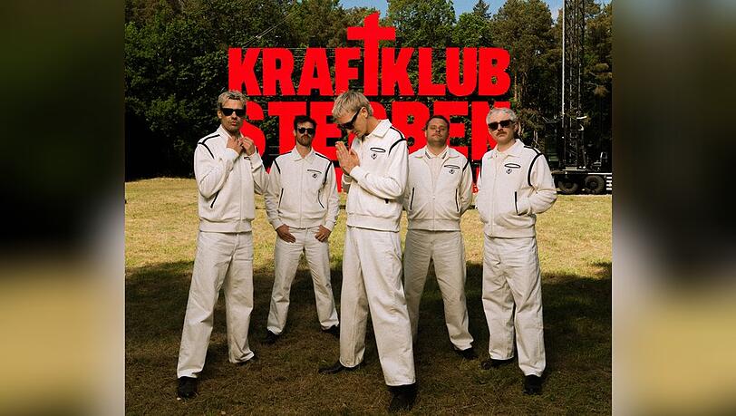 Kraftklub widmen sich auf ihrem neuen Album "Sterben in Karl-Marx-Stadt" dem Tod.