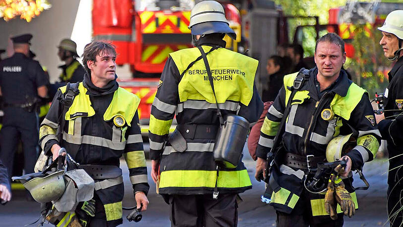 Wegen der starken Rauchentwicklung nach einem Saunabrand hat die Feuerwehr das Hotel evakuiert. Verletzt wurde niemand. Wegen der starken Rauchentwicklung nach einem Saunabrand hat die Feuerwehr das Hotel evakuiert. Verletzt wurde niemand.