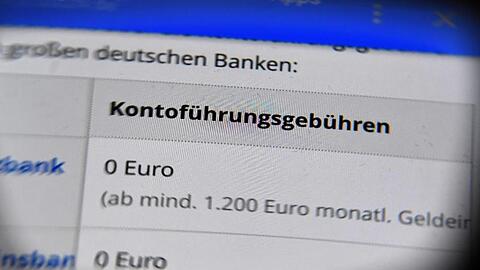 Banken und Sparkassen brechen wegen des Zinstiefs die Erträge weg.