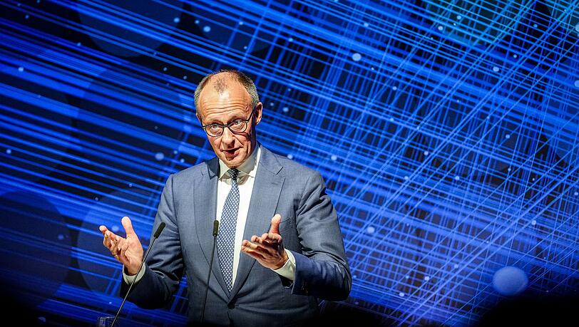 Der Kanzler stimmt die B&uuml;rger auf grundlegende Ver&auml;nderungen bei der Rente ein.