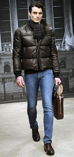Das Modelabel Rebekka Ruetz präsentiert die neue Herbst/Winter-Kollektion auf der Fashion Week in Berlin.