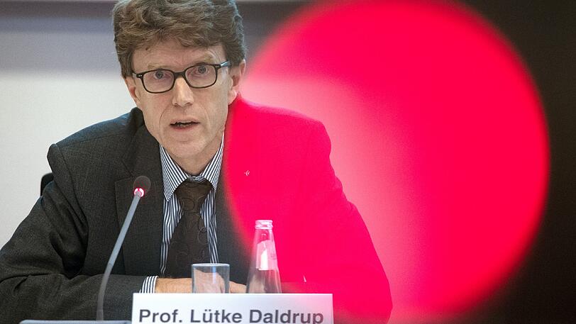 "Ein Flughafen ist nie fertig." (Der Chef des neuen Hauptstadtflughafens Engelbert Lütke Daldrup am 19. Mai bei einer Baustellenbegehung mit Berliner Abgeordneten über den künftigen Ausbau des BER)