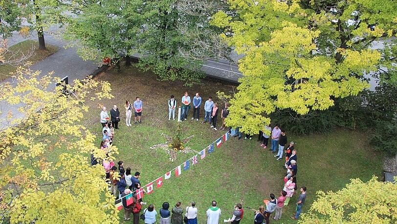 Den Anfang des Abschiedsfestes macht ein gemeinsamer Gottesdienst. Den Anfang des Abschiedsfestes macht ein gemeinsamer Gottesdienst.