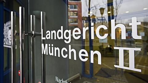 Der Eingang zum Landgericht München II in der Denisstraße 3. (Archivbild)