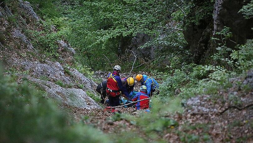Die Bergwacht brachte den schwerst Verletzten ins Tal. (Symbolbild) Die Bergwacht brachte den schwerst Verletzten ins Tal. (Symbolbild)