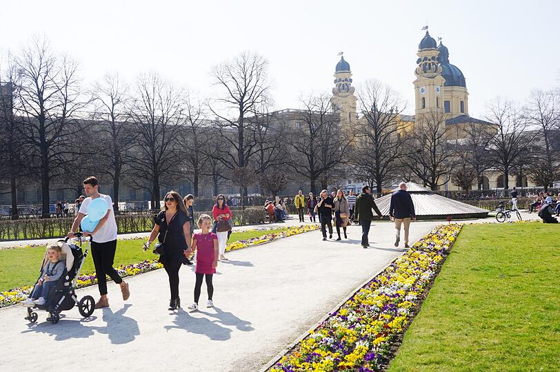 T-Shirt-Wetter am Samstag im Hofgarten.