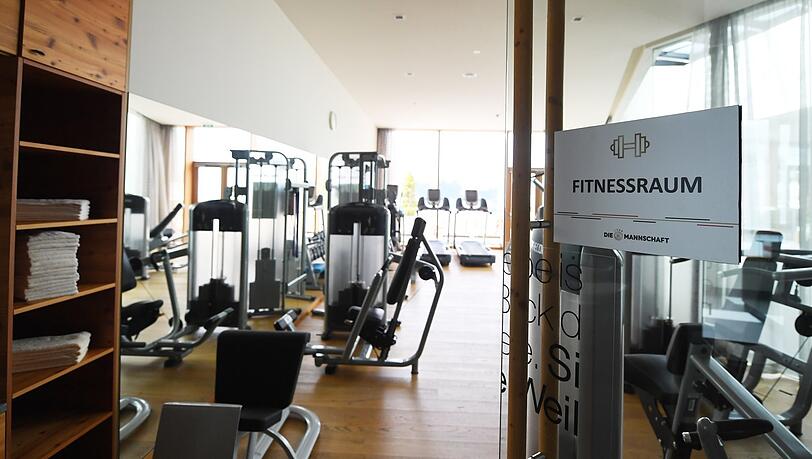 Fitnessraum, na klar! Ohne geht's heutzutage ja nicht mehr. Fitnessraum, na klar! Ohne geht's heutzutage ja nicht mehr.