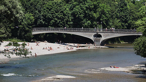 Freilich, den Isarstrand am Kabelsteg kennt jeder M&uuml;nchner und jede M&uuml;nchnerin &ndash; und so wenig Betrieb wie hier ist meist nur am Vormittag unter der Woche. Dennoch: Wann waren Sie das letzte Mal dort?