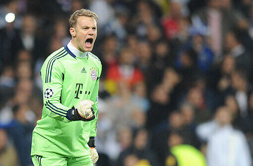 Titan Neuer: Bayerns Keeper hält die ersten beiden Elfer.