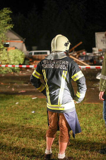 Das schwere Unwetter forderte bei einem Österreichischen Feuerwehr-Fest zwei Todesopfer. Die Bilder vom Unglücksort.