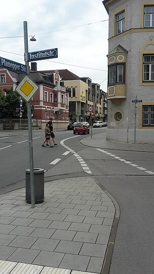 Auch in der Planegger Straße ist nach der Kreuzung Schluss.