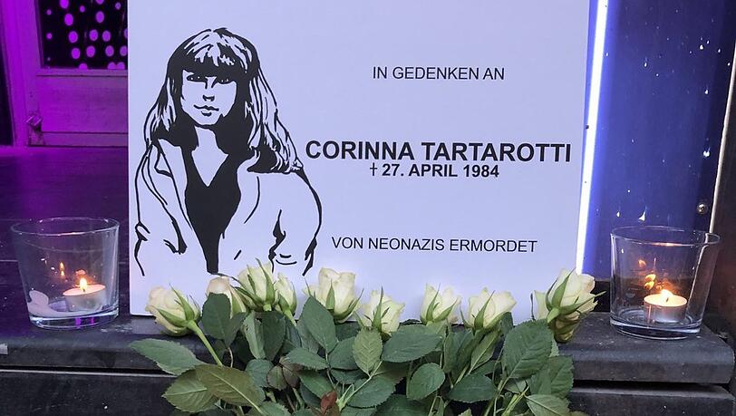 Gedenken an Corinna Tartarotti am 7. Januar 2023 vor dem ehemaligen "Liverpool". Gedenken an Corinna Tartarotti am 7. Januar 2023 vor dem ehemaligen "Liverpool".