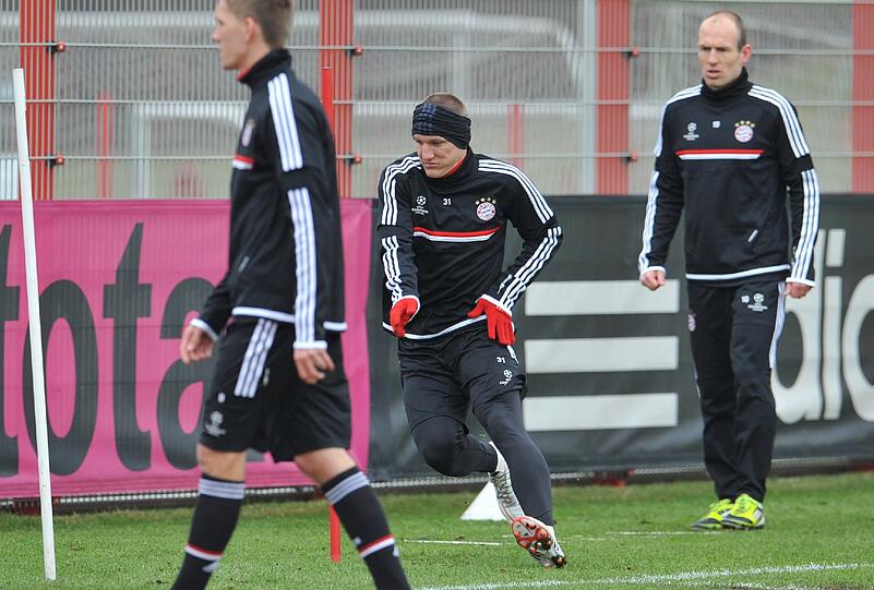 Ob Mario Gomez, Franck Ribery oder Bastian Schweinsteiger - die Bayern geben beim Abschlusstraining vor dem Rückspiel gegen Basel in der Säbener Straße nochmal Gas - hier die Bilder...