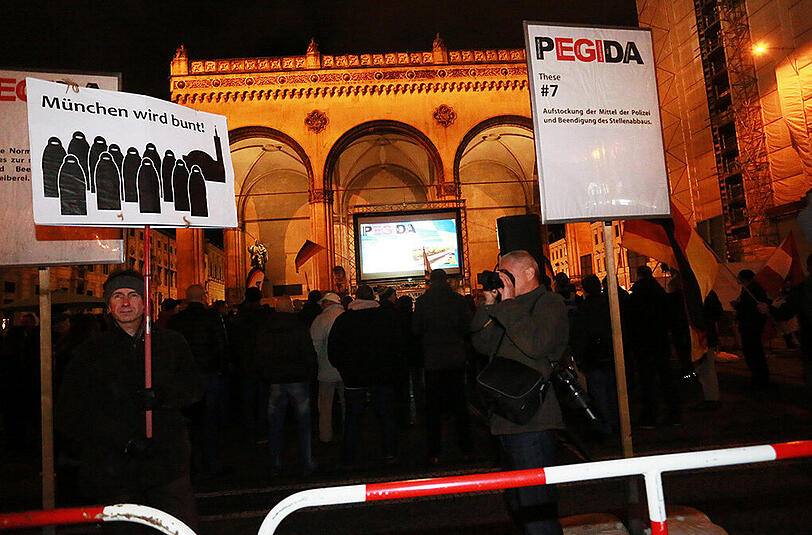 Start der Pegida-Kundgebung war die Feldherrnhalle am Odeonsplatz.