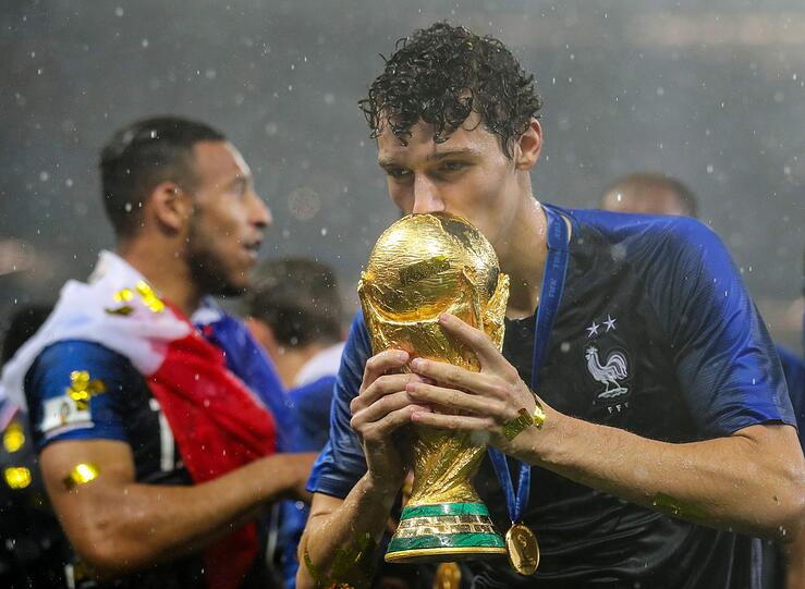 Der Höhepunkt seiner bisherigen Karriere: Benjamin Pavard holt mit Frankreich bei der WM 2018 in Russland den Titel.