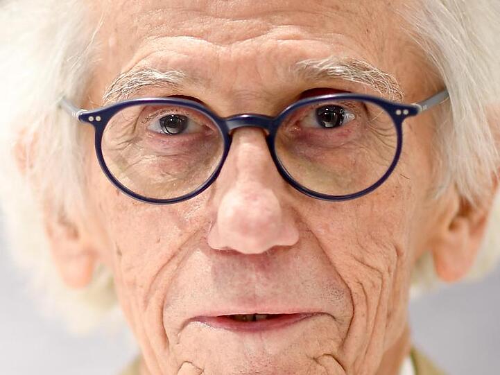 Verhüllungskünstler Christo. Foto: Britta Pedersen/dpa/Archivbild
