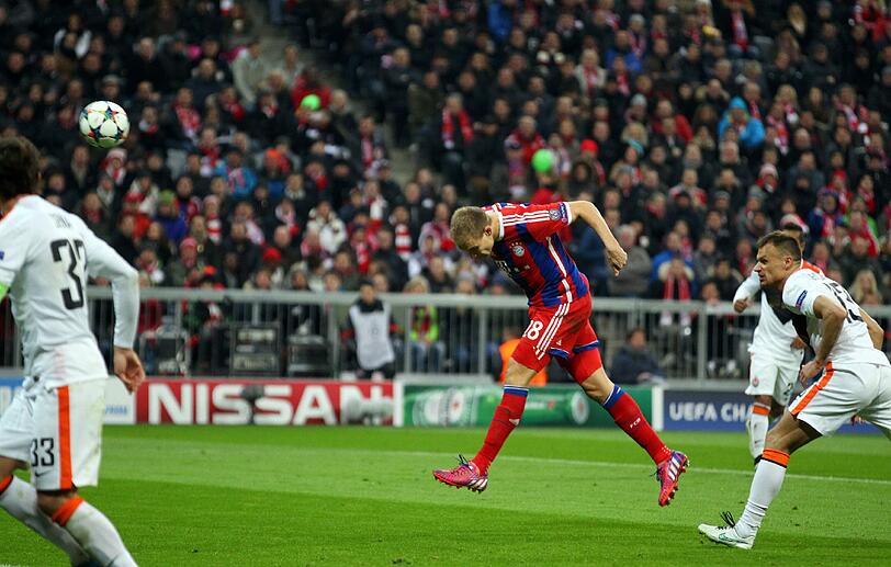 Beim Kantersieg gegen Schachtjor Donezk am 11. März 2015 darf sich sogar Holger Badstuber in die Torschützenliste eintragen. Mit 7:0-Sieg stürmte die Elf von Pep Guardiola ins Viertelfinale: Thomas Müller (4./Foulelfmeter, 52.), Jerome Boateng (34.), Franck Ribéry (49.), Holger Badstuber (63.), Robert Lewandowski (75.) und Mario Götze (87.) erzielten die Treffer für die haushoch überlegenen Münchner.