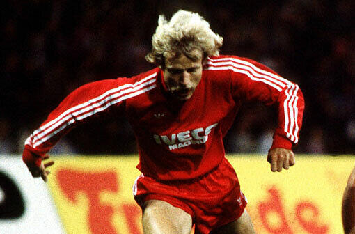Inbegriff des Flügelflitzers: Calle Del&rsquo; Haye im Bayern-Dress. 1980 kam er für die damalige Rekordablösesumme von 1,3 Millionen Mark aus Gladbach.