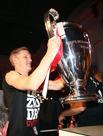 Die Bilder vom Bankett des FC Bayern München nach dem Triple-Gewinn in Berlin.