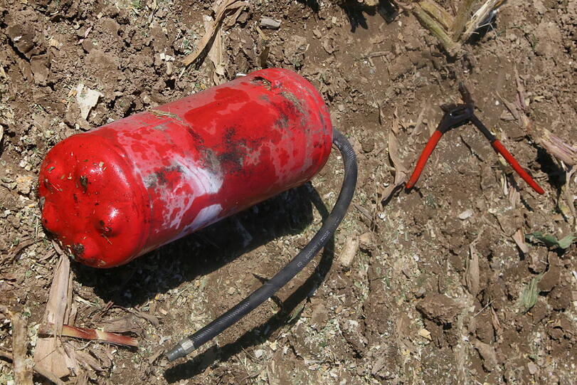 Der Maishäcksler fing Feuer, die anrückenden Wehren hatten den Brand schnell unter Kontrolle.