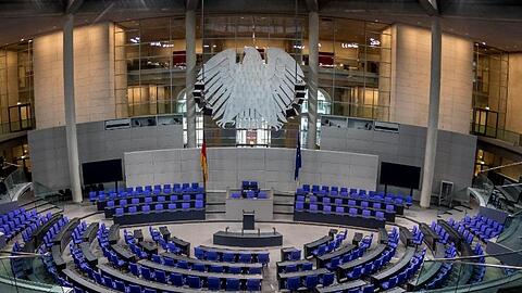 Wegen zahlreicher Überhang- und Ausgleichsmandate sitzen seit der letzten Bundestagswahl 709 Abgeordnete im Parlament - so viele wie nie zuvor.