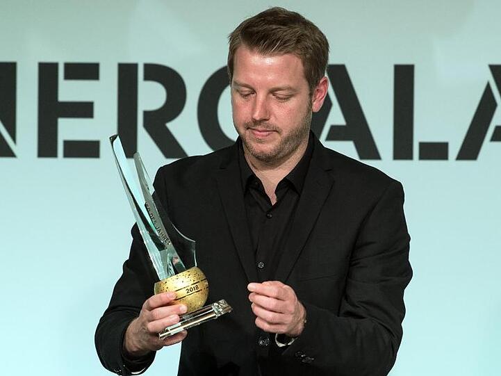 Florian Kohfeldt, Cheftrainer von Werder Bremen, wird als "Trainer des Jahres 2018" ausgezeichnet.
