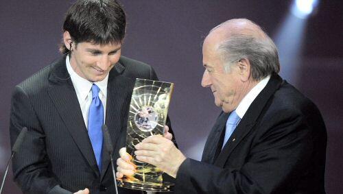 Der Weltfußballer des Jahres Leo Messi, hier mit Fifa-Boss Sepp Blatter, wird im März mit Argentinien in München gegen Deutschland spielen. Der Weltfußballer des Jahres Leo Messi, hier mit Fifa-Boss Sepp Blatter, wird im März mit Argentinien in München gegen Deutschland spielen.