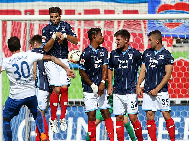 MILOS DEGENEK NOTE 3: Erstaunlich unaufgeregtes Zweitliga-Debüt. Mit einigen Stellungsfehlern, einer davon fast mit schweren Folgen bei Heidenheims bester Chance durch Griesbeck (44.) Insgesamt aber ordentlich.