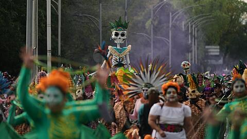 Mehr als 8.000 Darsteller zogen durch die Straßen.