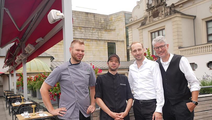 Laden ein zur AZ-Essklasse in The Grill im K&uuml;nstlerhaus (v. l.): Marcus Schweyer, Jens Hammerschmidt, Stefan Cyol und Joachim Schmitz.
