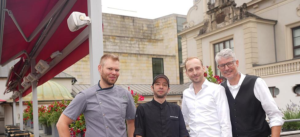 Laden ein zur AZ-Essklasse in The Grill im K&uuml;nstlerhaus (v. l.): Marcus Schweyer, Jens Hammerschmidt, Stefan Cyol und Joachim Schmitz.