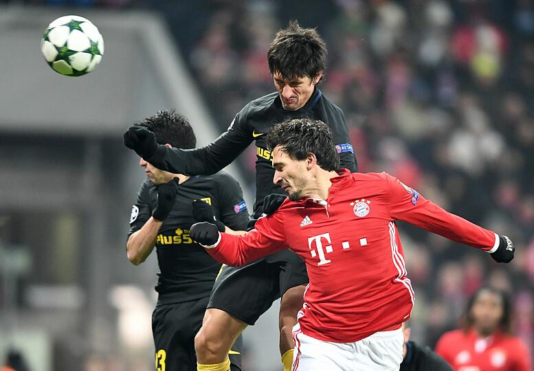 Mats Hummels Note 3: Abwehrchef in Abwesenheit von Boateng, strahlte  
große Souveränität aus. Anders als bei der EM ärgerte ihn Griezmann  
diesmal nicht.