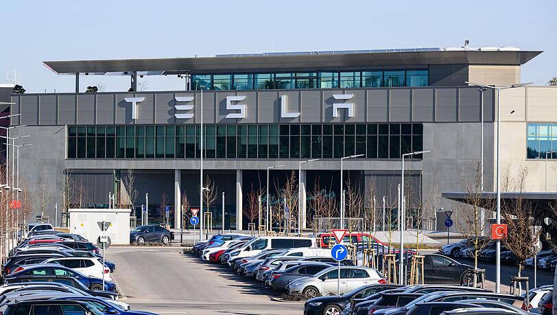 Der US-Elektroautobauer Tesla zeigt sich trotz sinkender Neuzulassungen zuversichtlich (Archivbild).