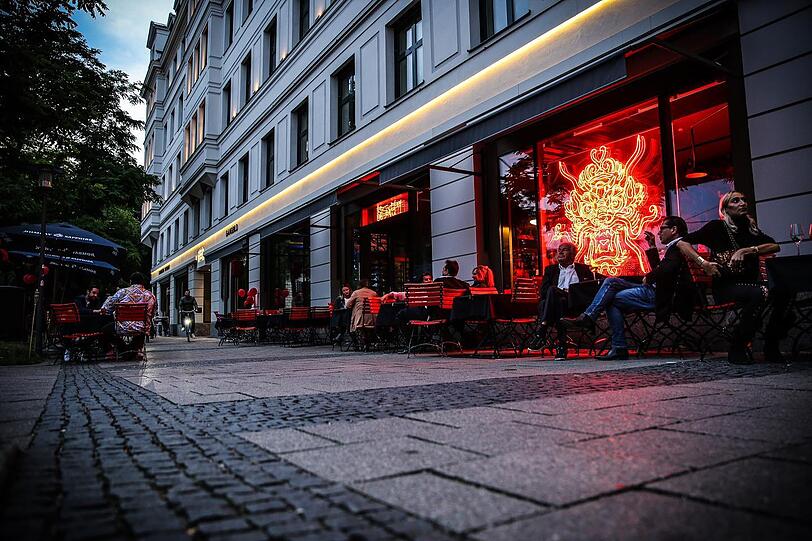 Das Restaurant und der Club Enter the Dragon am Lenbachplatz ist Geschichte. An seine Stelle tritt das Restaurant 794 Jidai und der Imbiss Yakuza.