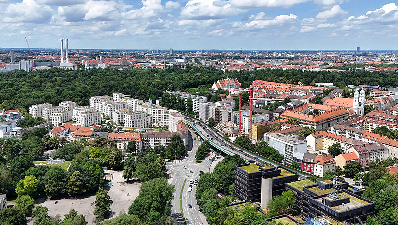 Blick auf den Candidplatz mit Mittleren Ring: Rechts ist das Ärztehaus, links ist die Freifläche Candidplatz Süd, auf der das Kulturhaus entstehen könnte. Blick auf den Candidplatz mit Mittleren Ring: Rechts ist das Ärztehaus, links ist die Freifläche Candidplatz Süd, auf der das Kulturhaus entstehen könnte.