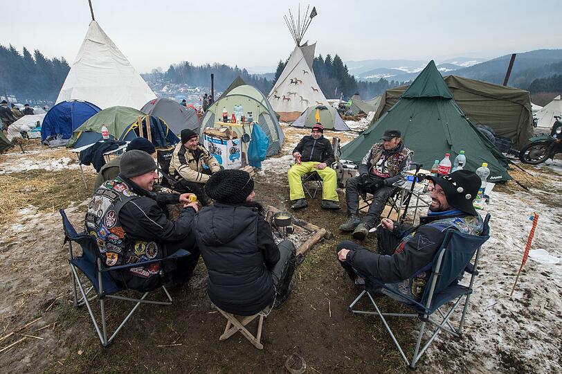 Am Wochenende treffen sich wieder Tausende Biker aus ganz Europa zum Elefantentreffen im Bayerischen Wald. Wie's da zugeht? Hier die Bilder vom letzten Jahr.