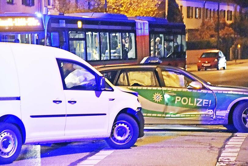 An den Fahrzeugen entstand ein Schaden von rund 50 000 Euro.