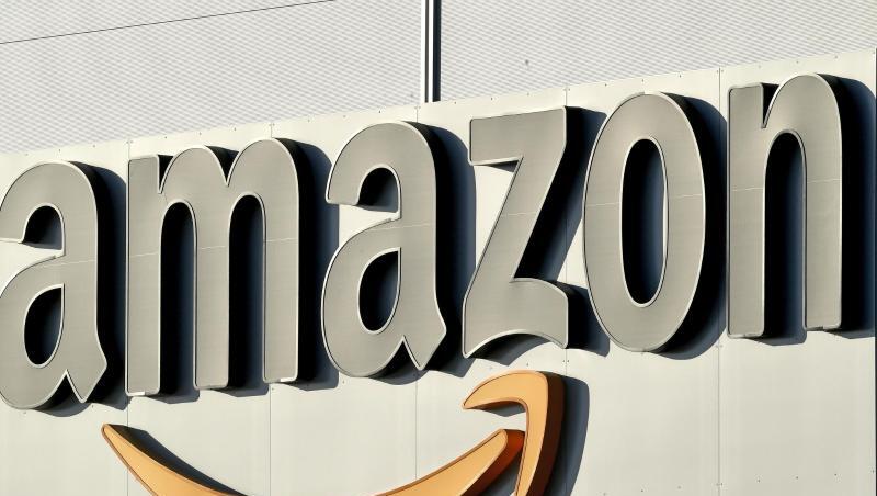 Logo und Schriftzug von Amazon. Foto: Holger Hollemann/dpa/Archivbild Logo und Schriftzug von Amazon. Foto: Holger Hollemann/dpa/Archivbild