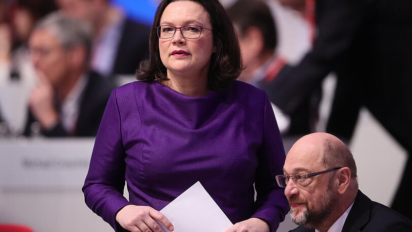 Bundesparteitag der SPD am 08.12.2017 in Berlin. Der SPD-Parteivorsitzende Martin Schulz sitzt neben der SPD Fraktionsvorsitzenden Andreas Nahles. Bundesparteitag der SPD am 08.12.2017 in Berlin. Der SPD-Parteivorsitzende Martin Schulz sitzt neben der SPD Fraktionsvorsitzenden Andreas Nahles.