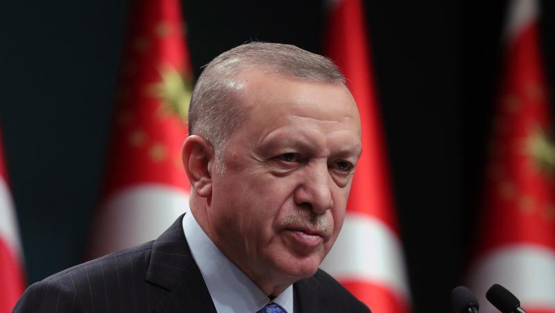 Recep Tayyip Erdogan während einer Pressekonferenz. Der türkische Präsident ersetzt seinen Finanzminister - die Währung der Türkei befindet sich schon länger auf Talfahrt.