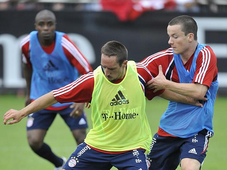 Alexander Baumjohann im Trainimg gegen Franck Ribéry
