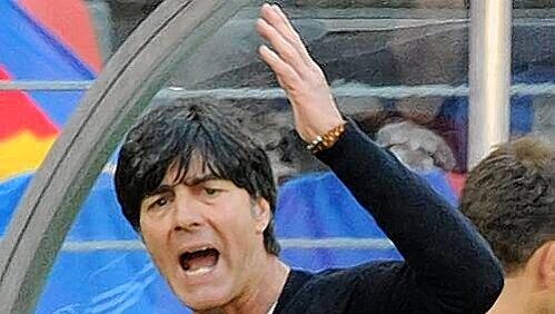Sichtlich erregt: Bundestrainer Joachim Löw. Sichtlich erregt: Bundestrainer Joachim Löw.