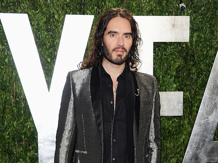 Russell Brand wünscht allen frohe Weihnachten