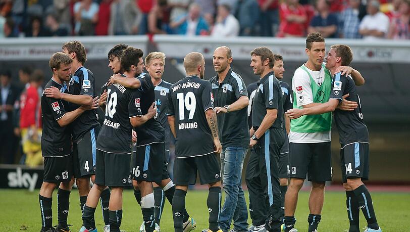 Der TSV 1860 gewann trotz Unterlegenheit bei der Fortuna in Düsseldorf mit 2:1 und holte sich drei Punkte. Der TSV 1860 gewann trotz Unterlegenheit bei der Fortuna in Düsseldorf mit 2:1 und holte sich drei Punkte.