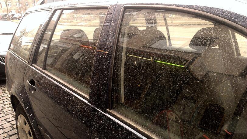 Sahara-Regen in München und im Umland im Februar 2014.