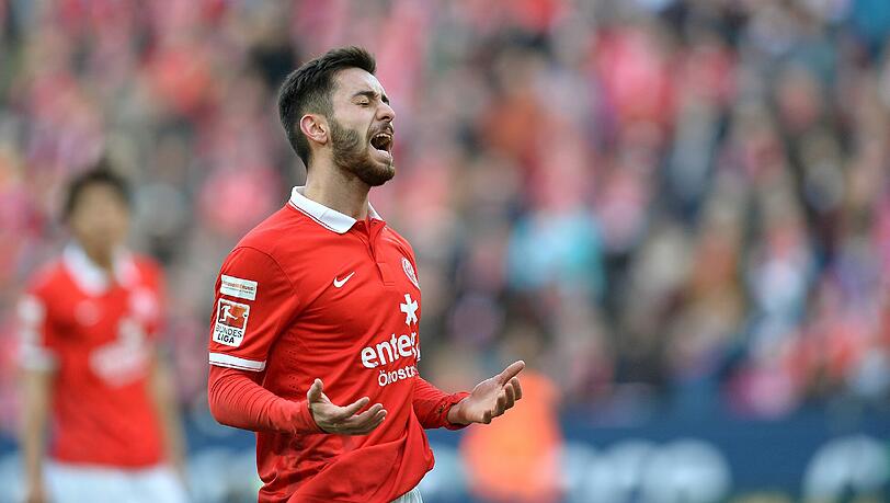 Jubel - vorerst zumindest - weiter für den FSV Mainz 05: Yunus Malli. Jubel - vorerst zumindest - weiter für den FSV Mainz 05: Yunus Malli.