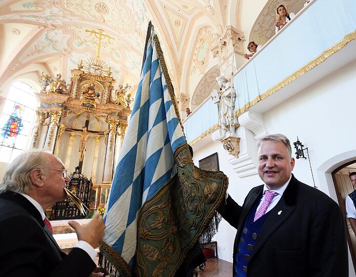 Filser-Fahnenweihe in der Heilig-Kreuz-Kirche in Forstenried. Die Bilder.