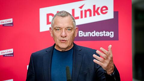 Der Linken-Vorsitzende Jan van Aken bietet die Mitwirkung an einer Reform der Schuldenbremse.