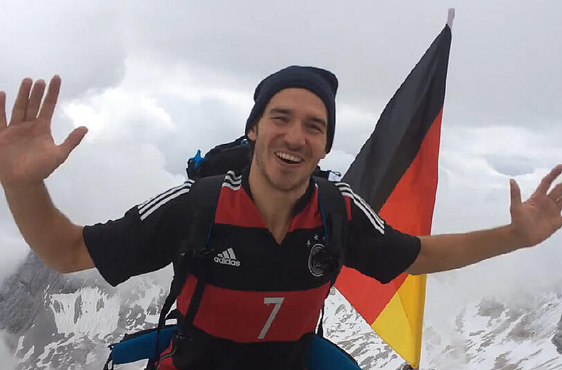 Ski-Star Felix Neureuther und DFB-Star Bastian Schweisteiger sind seit Kindertagen gute Freunde!