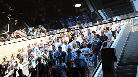 Nach dem 1860-Spiel gegen Aalen randalierten 1860-Fans in der U-Bahn. (Symbolbild)